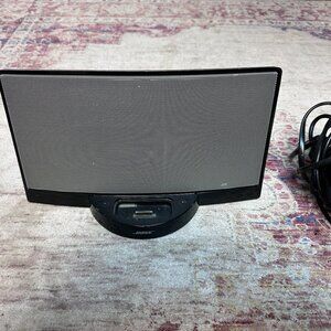 Bose Sounddock 30 Pin speaker for iPod/iPhone/iPad in Great Shape